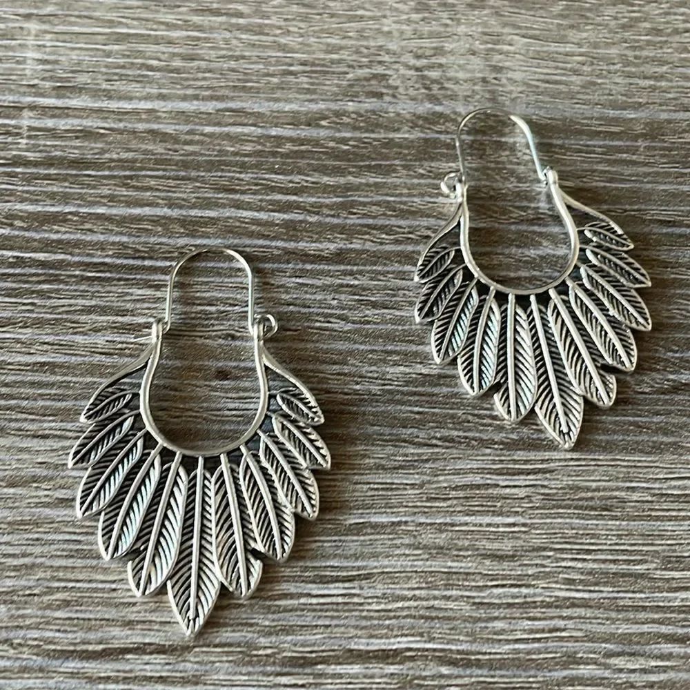Bohemian leaf hoop earring N141